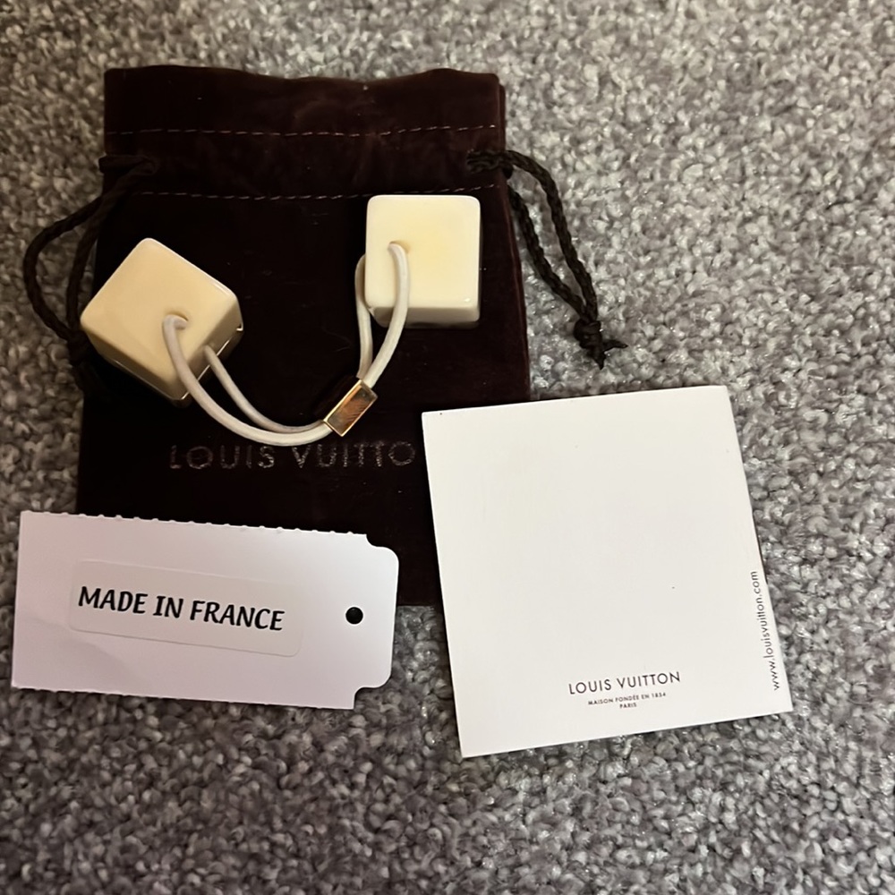 Louis Vuitton hair cubes - Picture 3 of 5
